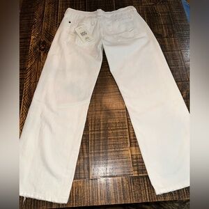 BDG NWT size 29x32 Kayla Lowrise Boyfriend